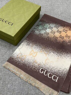 Gucci Reversible Jumbo GG Jacquard Scarf